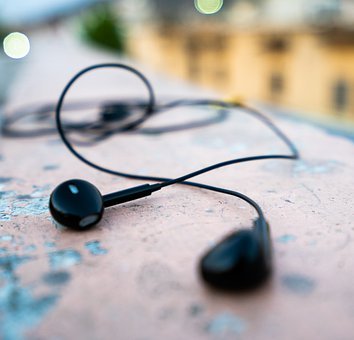 �к���Ů���ڽ����еĲ