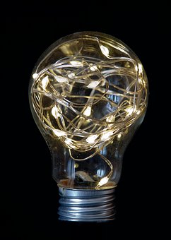 2. 制定合理的學習計劃:家長應幫助孩子制...