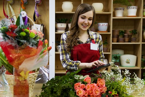 當下大學生做家教為啥頗受家長的青睞?