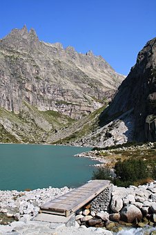 學習成績不理想的學生怎樣才能提高成績?