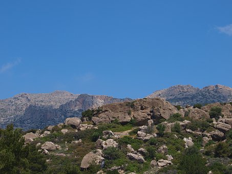 女兒13歲談戀愛,家長應進行反思,提高守候和關愛