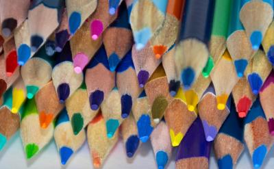 ����У�@����