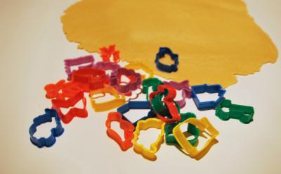 1. 閱讀教材,理解章節內容,找出關鍵的歷...