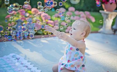 此外,父母還應該給予孩子適當的自由和獨...