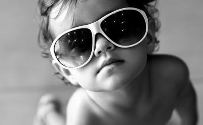 (h贊許地點了點頭。)