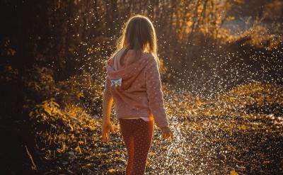 �e�}�����\��