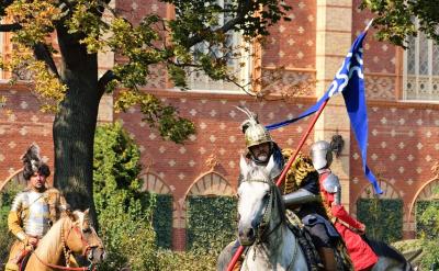 ���ӻ����Α�ۺ�