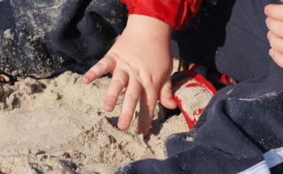 �ڶ����Ӣ�Z�̌W�У��ҌW�������Ա���ͬ�W...