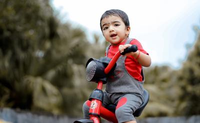 ��1����С����r������������һ��С����