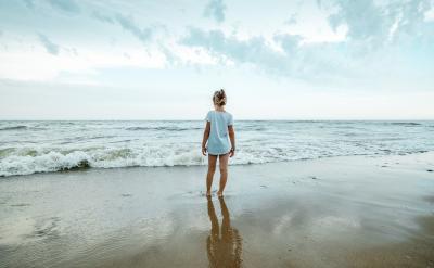 74、2,司馬炎建立晉朝,定都洛陽,史稱“...