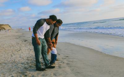 為了使冰塊盡快融化,可以采取冰水分離的方...