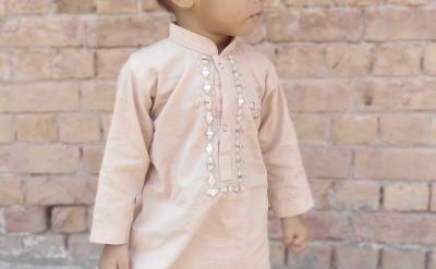 在做選擇題時,同學們要充分利用題干和選項...