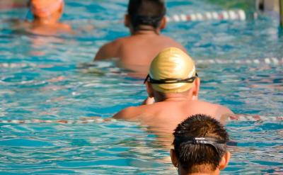 對食馬者進行強烈諷刺的一句:執策而臨之,...