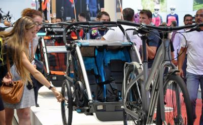 變靜為動(dòng)的電化教學(xué)等等,盡可能使學(xué)生感到...